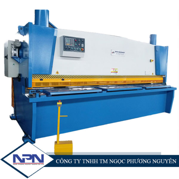 Máy cắt tấm kim loại CNC