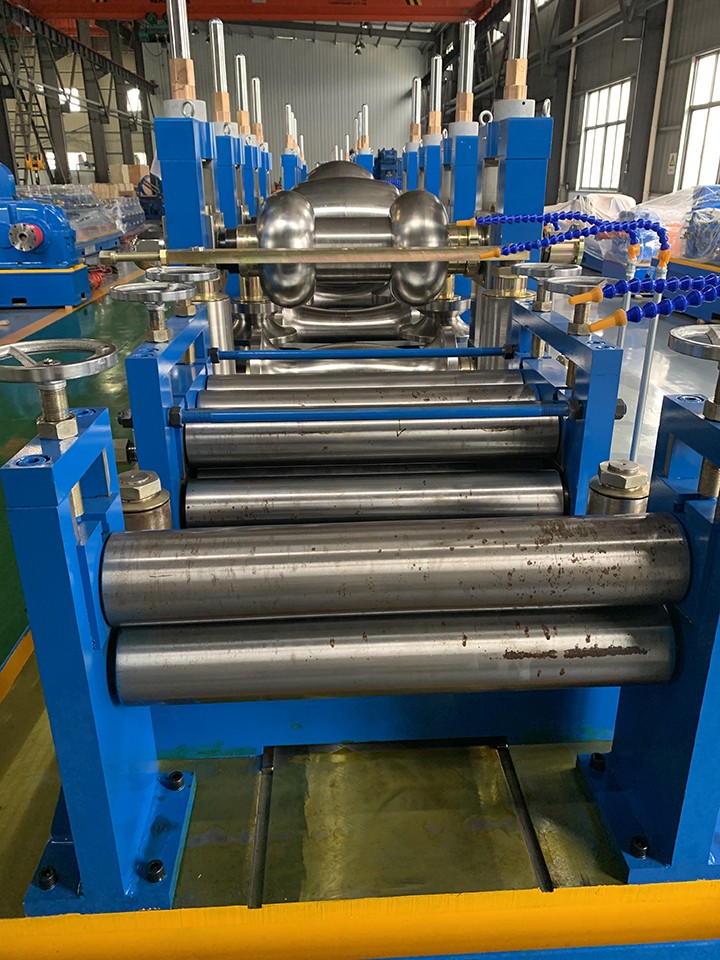 Máy sản xuất ống thép vuông BNF
