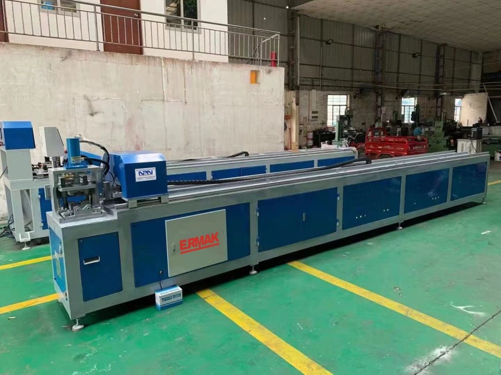 Bàn giao bộ đôi máy đột dập thuỷ lực ERMAK CNC