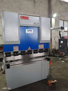 Bàn giao Máy chấn ERMAK CNC 6316