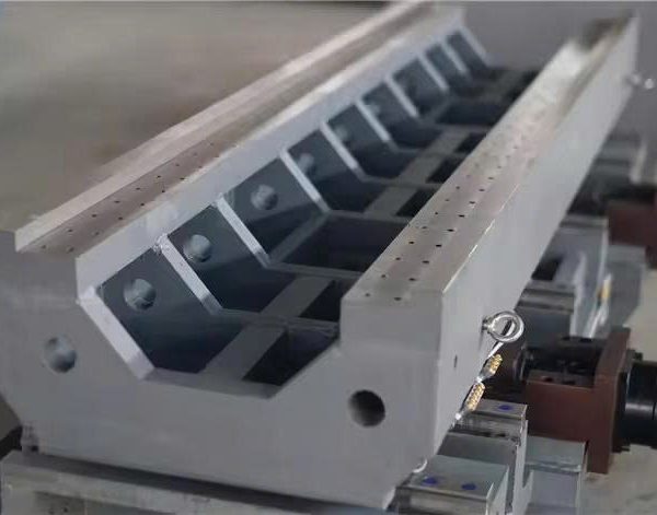 Máy uốn tấm kim loại CNC