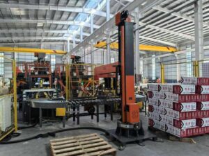 máy xếp pallet tự động thùng carton